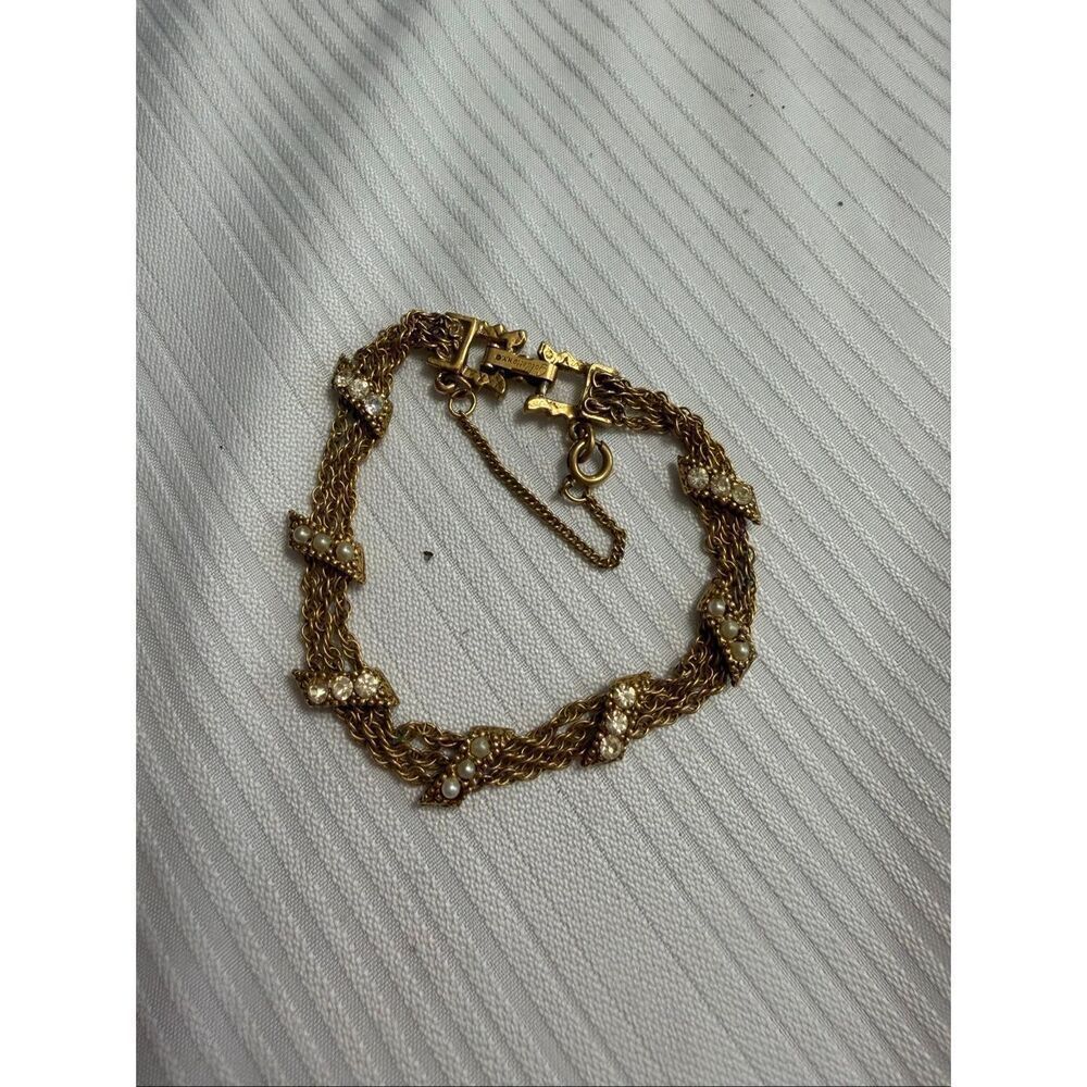 Goldette NY Vintage Faux Pearl Rhinestone Gold Tone Bracelet Signed